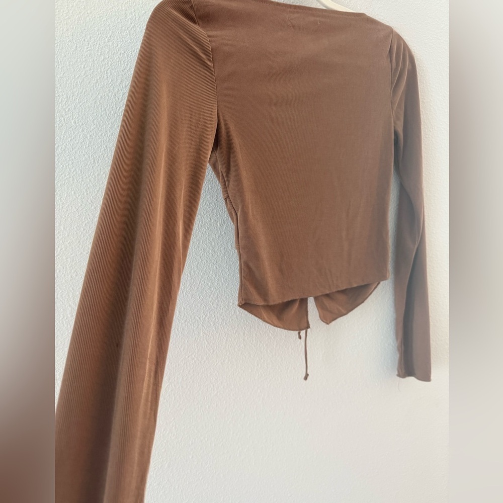 URBAN OUTFITTERS ELENA DRAWSTRING CUTOUT TOP XS - Picture 6 of 6